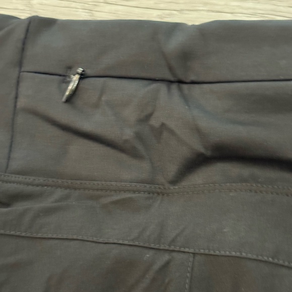 Willit women’s black shorts size small NEW 50 SPF - Picture 8 of 9